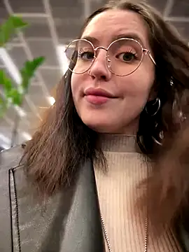 meow girl online show from October 29, 1:04 pm