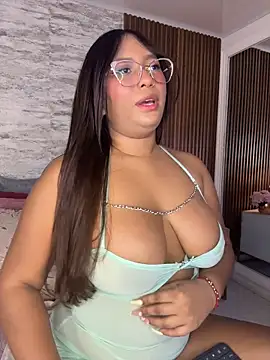 MadisonHunter2024 online show from February 10, 7:50 pm