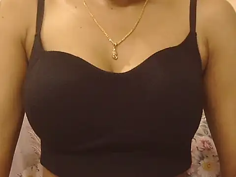  FluffyHxney  online show from October 18, 6:31 pm