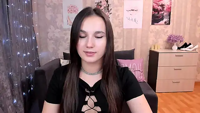 Snapshot of MilaDaisen chatting on October 23, 3:07 pm MilaDaisen online show from October 23, 3:07 pm