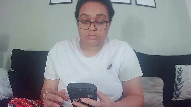 vanilla chocolate23 online show from January 6, 11:25 am