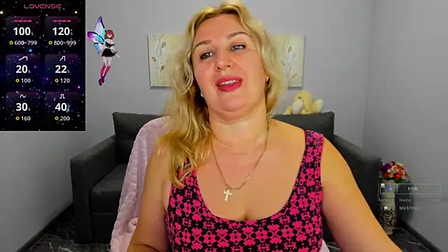 Snapshot of Lili_Crossi chatting on October 27, 12:44 pm Lili Crossi online show from October 27, 12:44 pm