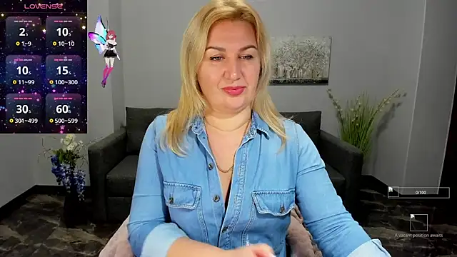 Lili Crossi online show from November 17, 6:47 am