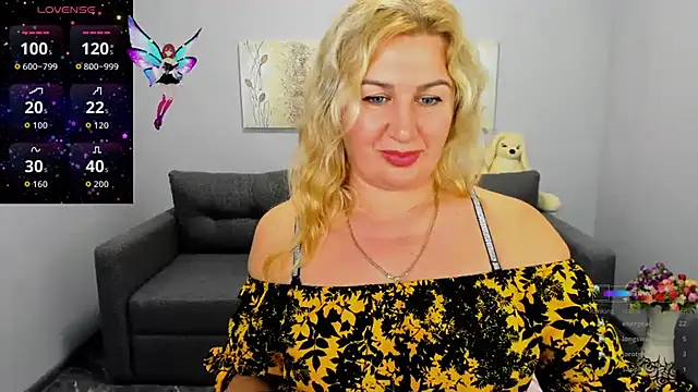 Snapshot of Lili_Crossi chatting on October 7, 11:47 am Lili Crossi online show from October 7, 11:47 am