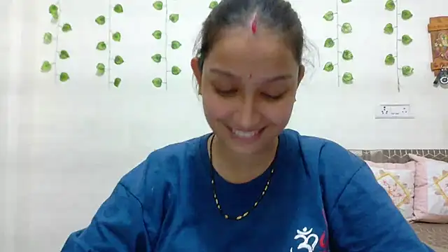 Aleena Rai online show from November 2, 7:50 pm