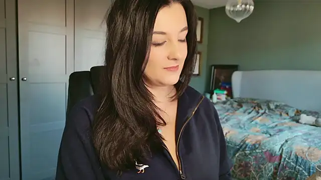 yourcassiexo online show from January 7, 10:51 am