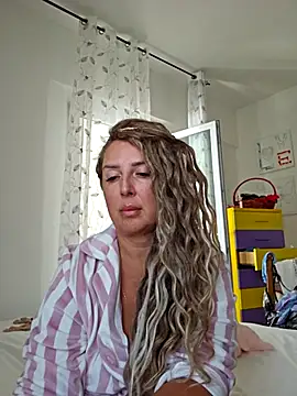 Snapshot of MariaRichi_ chatting on October 1, 7:46 am MariaRichi  online show from October 1, 7:46 am