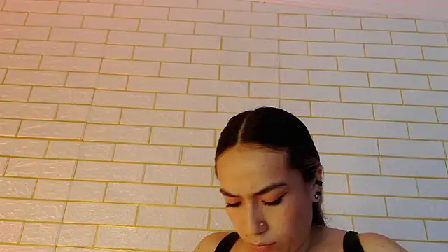 NYX1126 online show from November 28, 1:47 pm