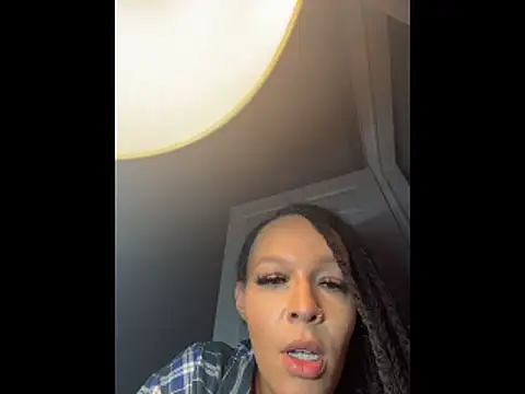 hotyella online show from December 14, 7:47 am