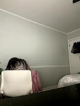 camiliaskye online show from December 21, 4:50 am