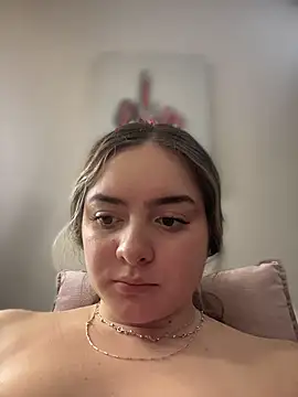 imlindapink online show from December 4, 5:46 pm