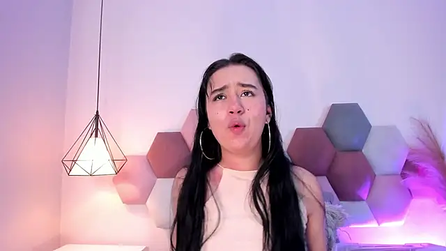 LaraGoldd online show from December 3, 12:46 am