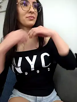 saidaskye online show from April 15, 5:02 pm