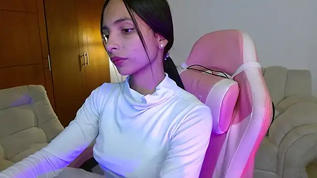 AnnitaSerna  online show from March 26, 3:41 am