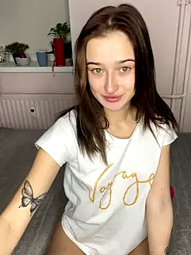 Snapshot of eva_and_adam1 chatting on October 29, 8:44 pm eva and adam1 online show from October 29, 8:44 pm