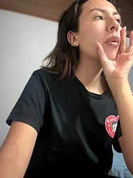 Snapshot of im_lorein chatting on October 4, 1:44 am im lorein online show from October 4, 1:44 am