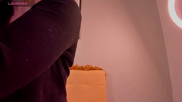 Sophiaa sensual online show from December 15, 1:44 am