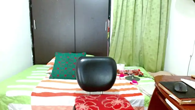 lunajones2024 online show from October 28, 3:01 am