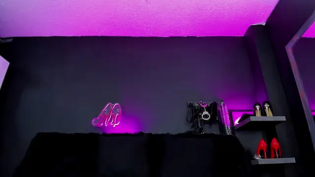 DelaneyStone online show from January 6, 10:13 pm