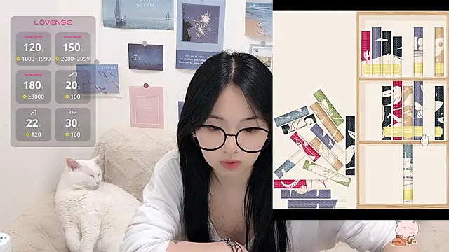 Snapshot of LiLiYbaby chatting on October 14, 7:33 am LiLiYbaby online show from October 14, 7:33 am