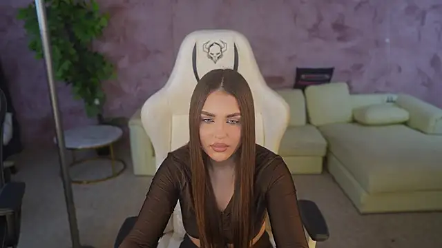 Magnetic Mia  online show from November 8, 12:48 am