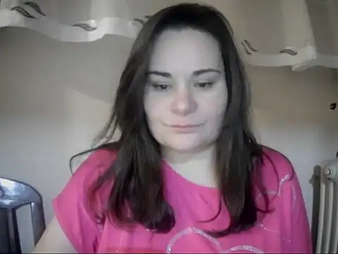 AalinnaK online show from February 5, 7:17 pm