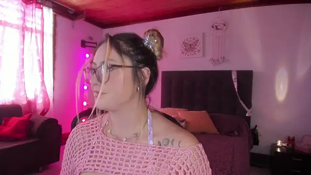 miss julietaa online show from February 25, 3:21 pm