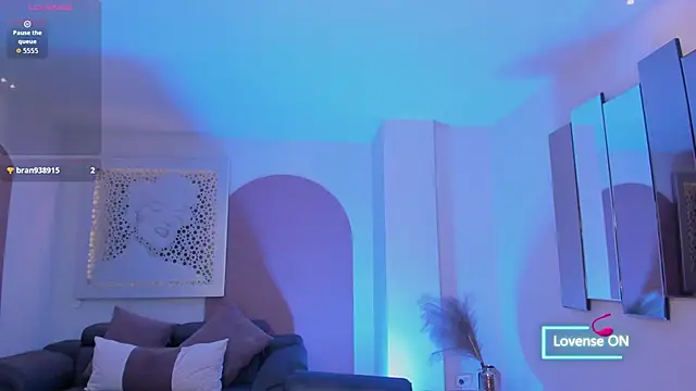 MaddisonLowe online show from February 13, 11:39 pm