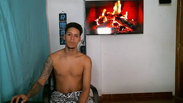 JacobandChloee online show from April 2, 8:50 pm