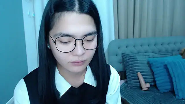 Snapshot of zhaviahale21 chatting on October 16, 6:38 am zhaviahale21 online show from October 16, 6:38 am