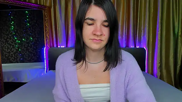  Polly Love  online show from December 3, 7:11 am