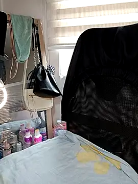 KimPielCanela online show from September 27, 8:38 pm