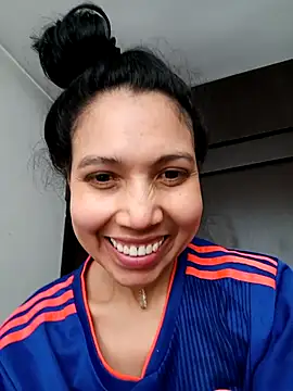 KimPielCanela online show from October 1, 3:06 pm