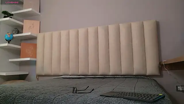 Megan mooree  online show from January 17, 12:56 pm