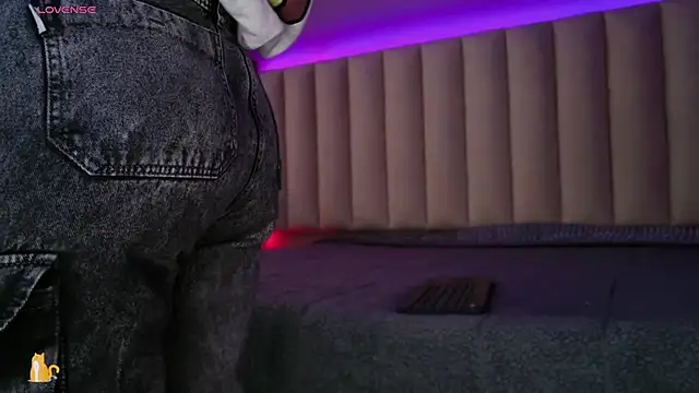 Megan mooree  online show from November 4, 12:21 pm