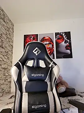 Antonella2 m online show from December 17, 1:04 pm