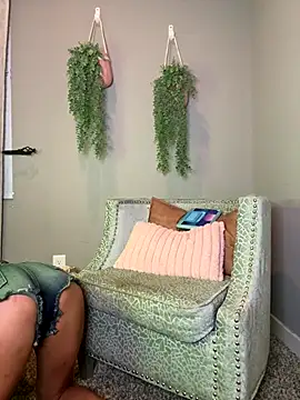 NaughtNat online show from October 4, 8:20 am