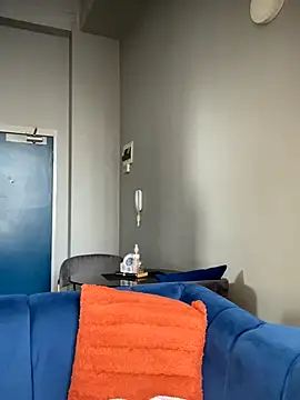 Curveysinaa online show from November 8, 7:57 am