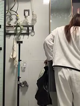 Aimeil online show from April 4, 3:11 pm