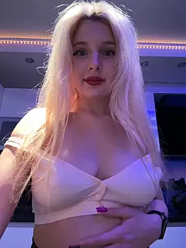 Snapshot of XMelissaX chatting on October 3, 9:42 pm XMelissaX online show from October 3, 9:42 pm