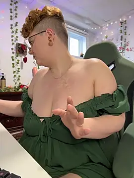 Sweetleeahxx online show from April 13, 1:45 pm