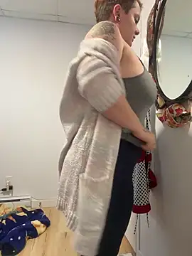 Sweetleeahxx online show from December 22, 8:34 pm