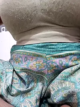 cute-mahek online show from April 9, 3:17 pm