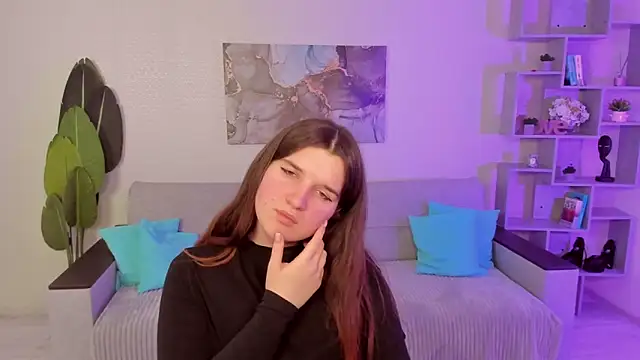 BonneyLove online show from December 15, 6:35 pm