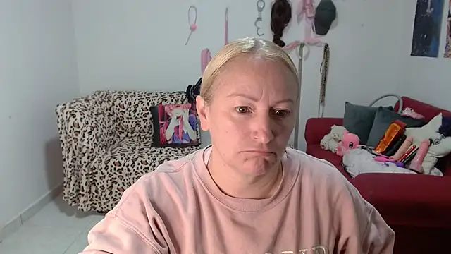 emperabigbootybigass online show from April 13, 12:06 pm