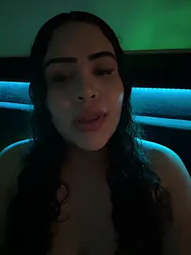 iTrapXXX online show from April 3, 6:33 am