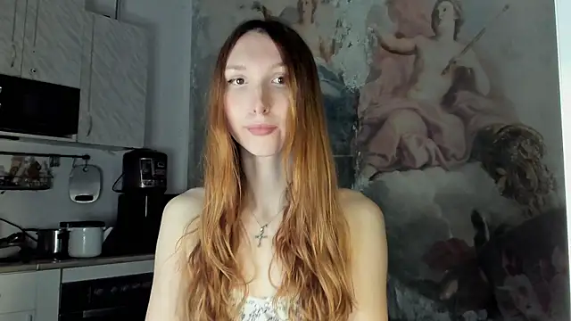 LisaIcon online show from April 18, 2:19 pm