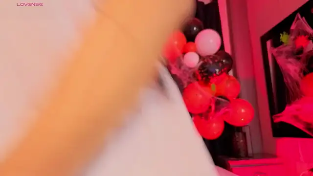 Mia Oxford online show from October 19, 2:08 pm