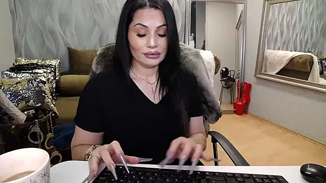 Sara Poison online show from April 14, 2:33 am