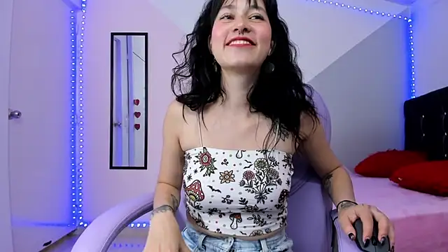 Snapshot of Camcrush__ chatting on October 20, 7:17 pm Camcrush online show from October 20, 7:17 pm